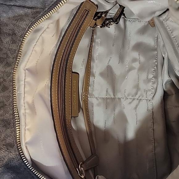 Michael Kors Bag - Picture 9 of 11